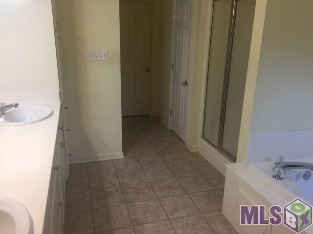 6071 Wicker Ridge Court Slaughter, LA 70777 - Photo 5 of 15 Masterbath