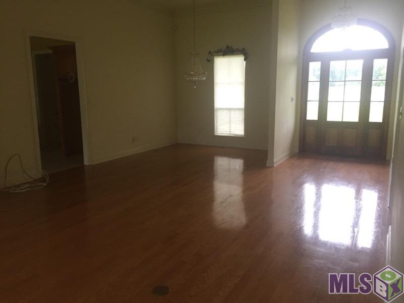 6071 Wicker Ridge Court Slaughter, LA 70777 - Photo 8 of 15 Livingroom