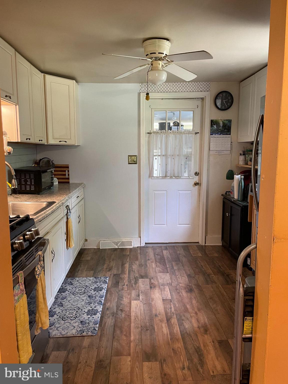 225 Mason Road Prince Frederick, MD 20678 - Photo 8 of 23 To the Laundry room