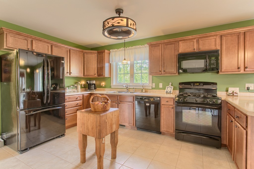 25 Carriage Hill Road Wilton, NH 03086 - Photo 5 of 29 Gallery Image 5