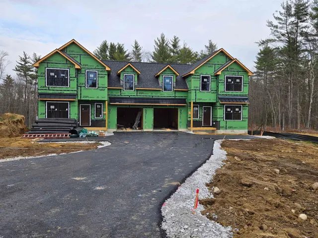 $650,000 | 669 High Street, Candia, NH 03034