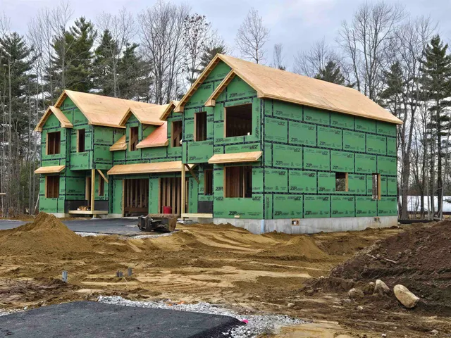 $650,000 | 669 High Street, Candia, NH 03034