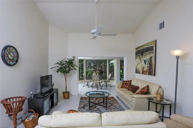 $2,105 | 226 Southampton Lane, Unit 257, Venice, FL 34293