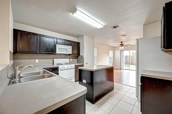 $2,000 | 7910 Raven Creek Lane, Cypress, TX 77433
