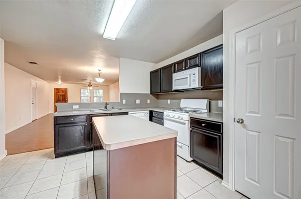 $2,000 | 7910 Raven Creek Lane, Cypress, TX 77433