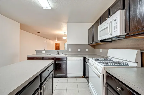 $2,000 | 7910 Raven Creek Lane, Cypress, TX 77433