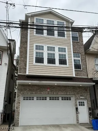 $2,650 | 214 South 10th Street, Newark, NJ 07103