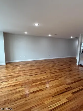 $2,650 | 214 South 10th Street, Newark, NJ 07103