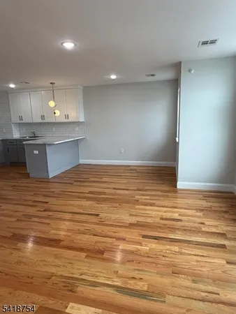 $2,650 | 214 South 10th Street, Newark, NJ 07103