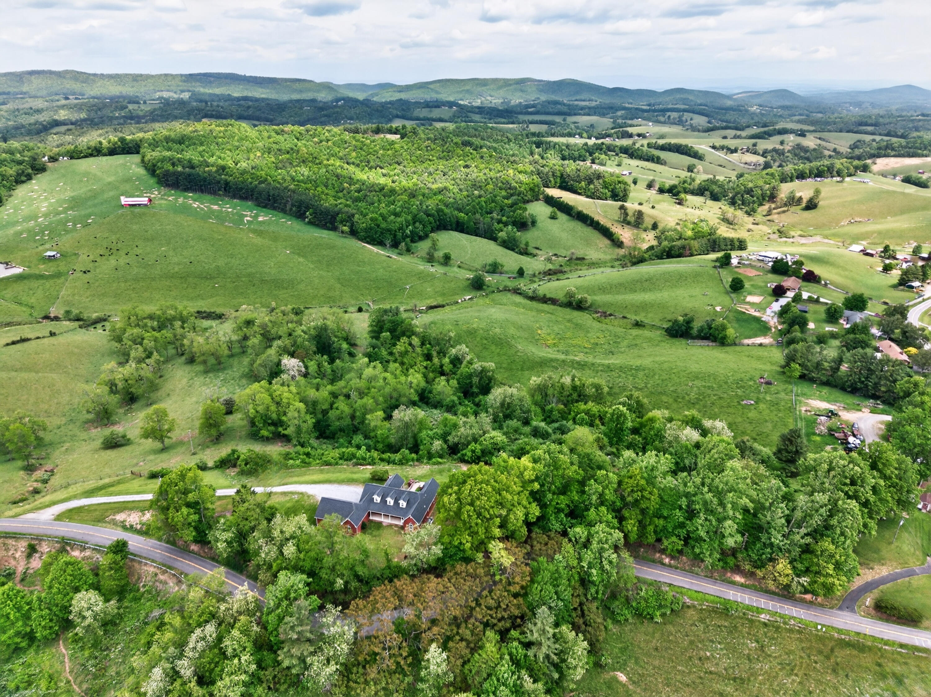 217 Indian Valley Road Willis, VA 24380 - Photo 4 of 120 willis-4