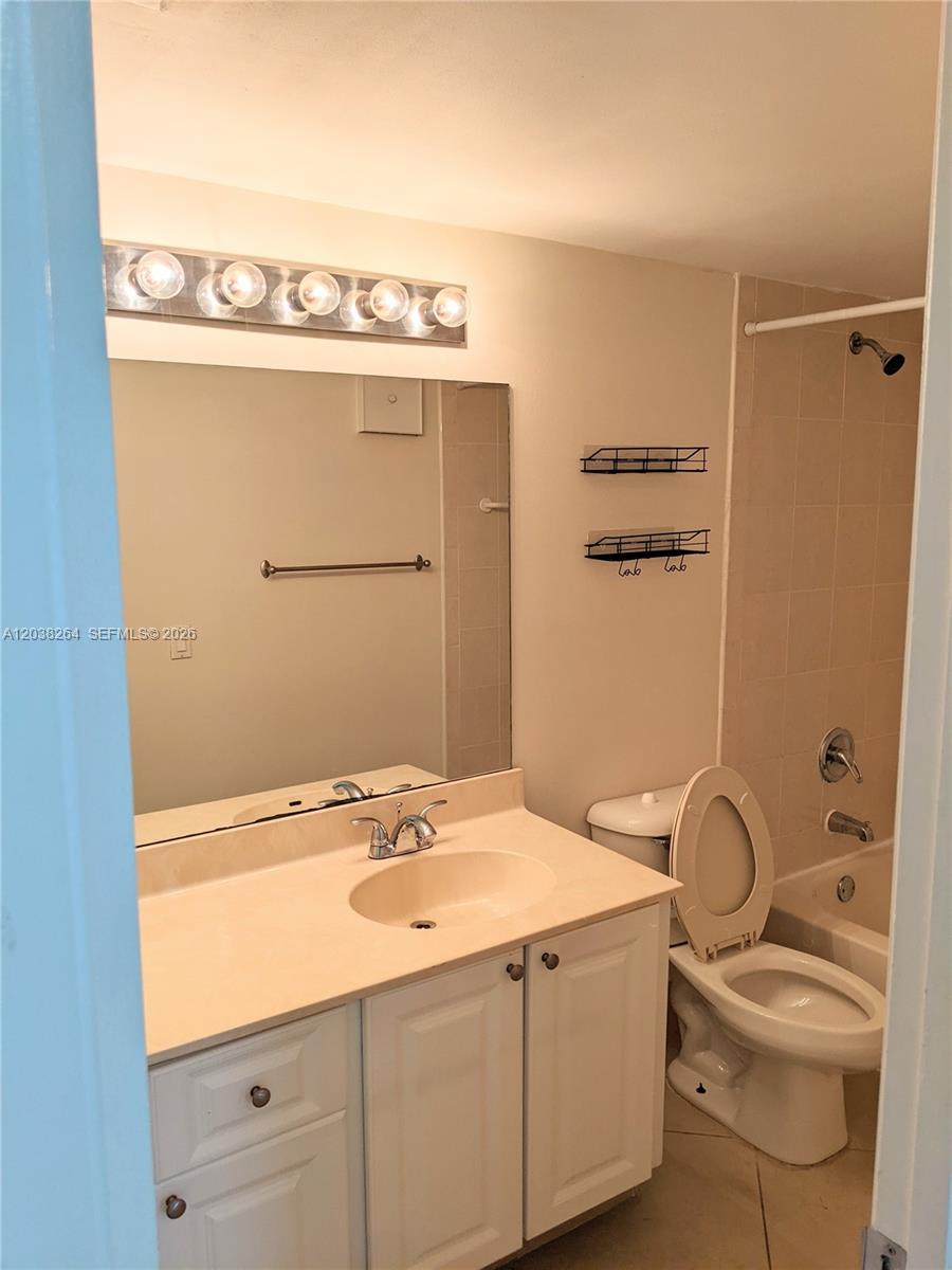 711 North Pine Island Road, Unit 314 Plantation, FL 33324 - Photo 16 of 18