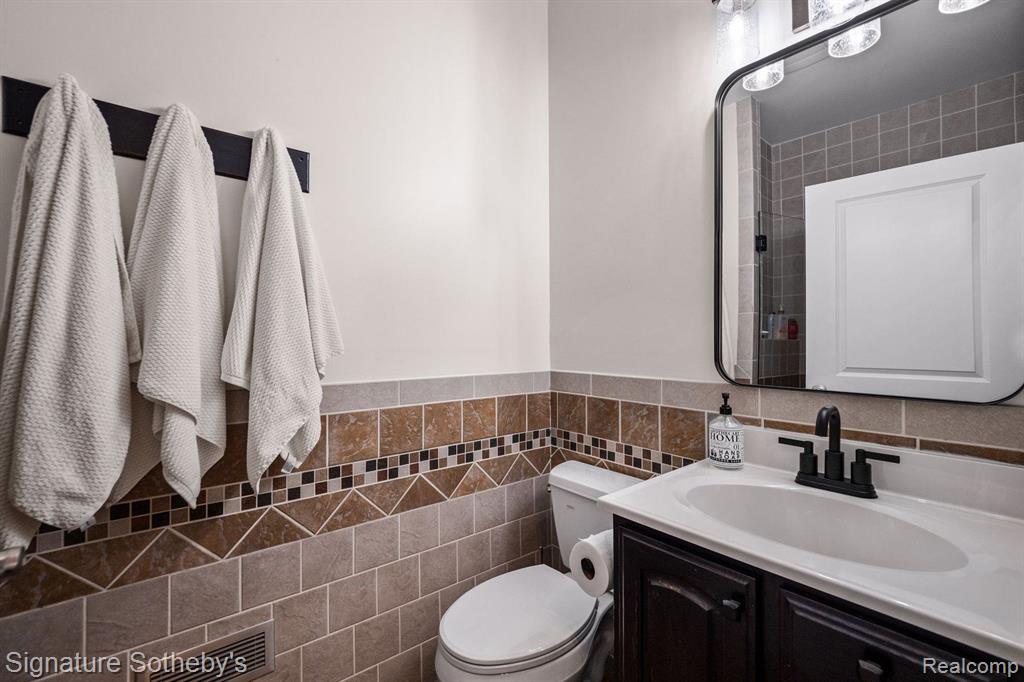 10069 Kay Ray Road Williamsburg, MI 49690 - Photo 33 of 67 Gallery Image 33