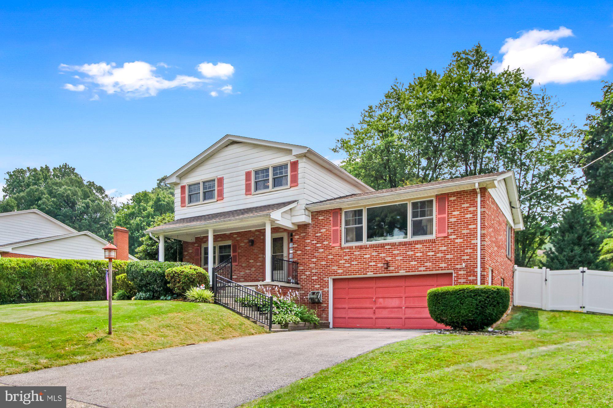 2950 Beacon Road York, PA 17402 - Photo 2 of 35 Gallery Image 2