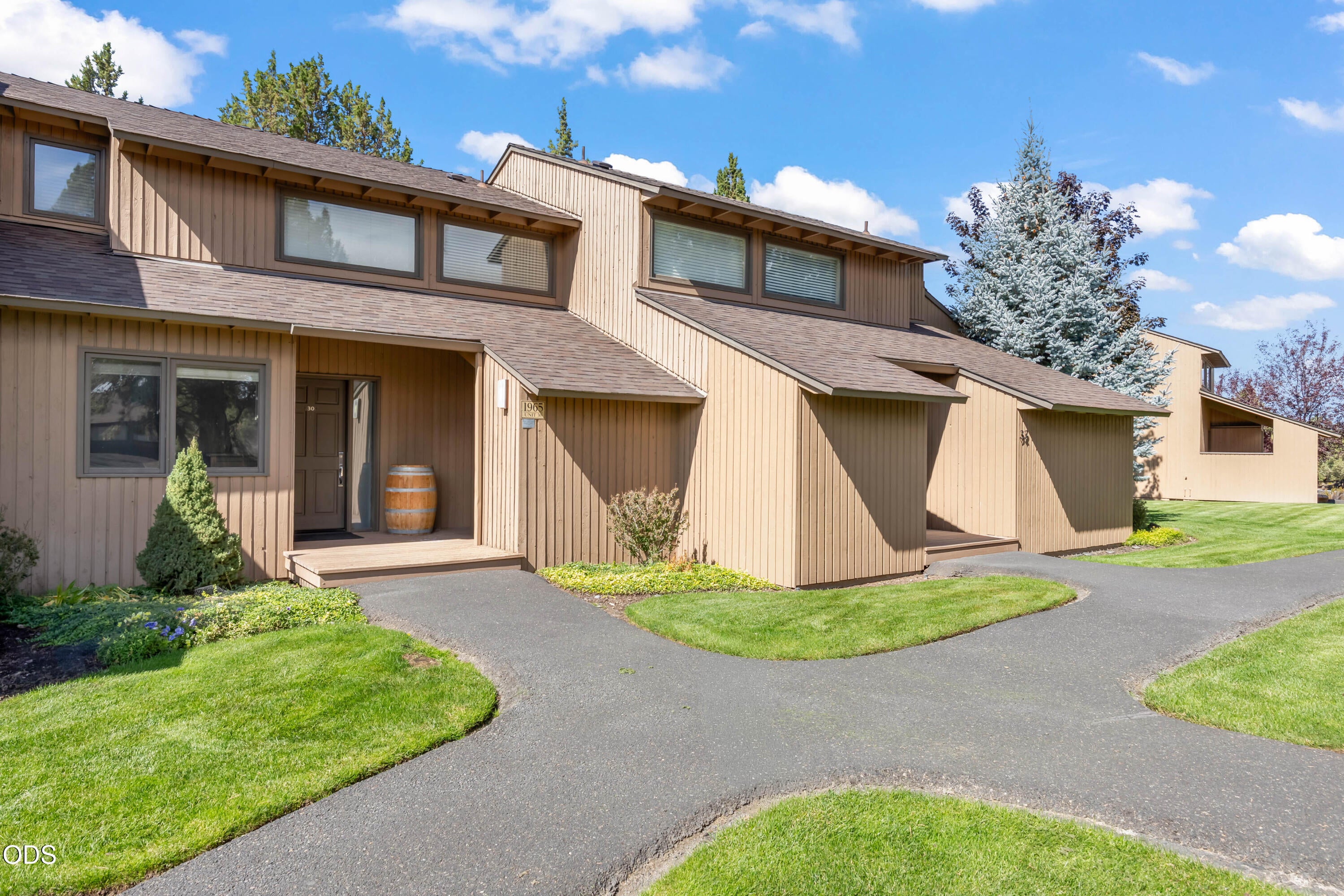 1965 Redtail Hawk Drive, Unit RV 30 U2 Redmond, OR 97756 - Photo 2 of 44 Gallery Image 2