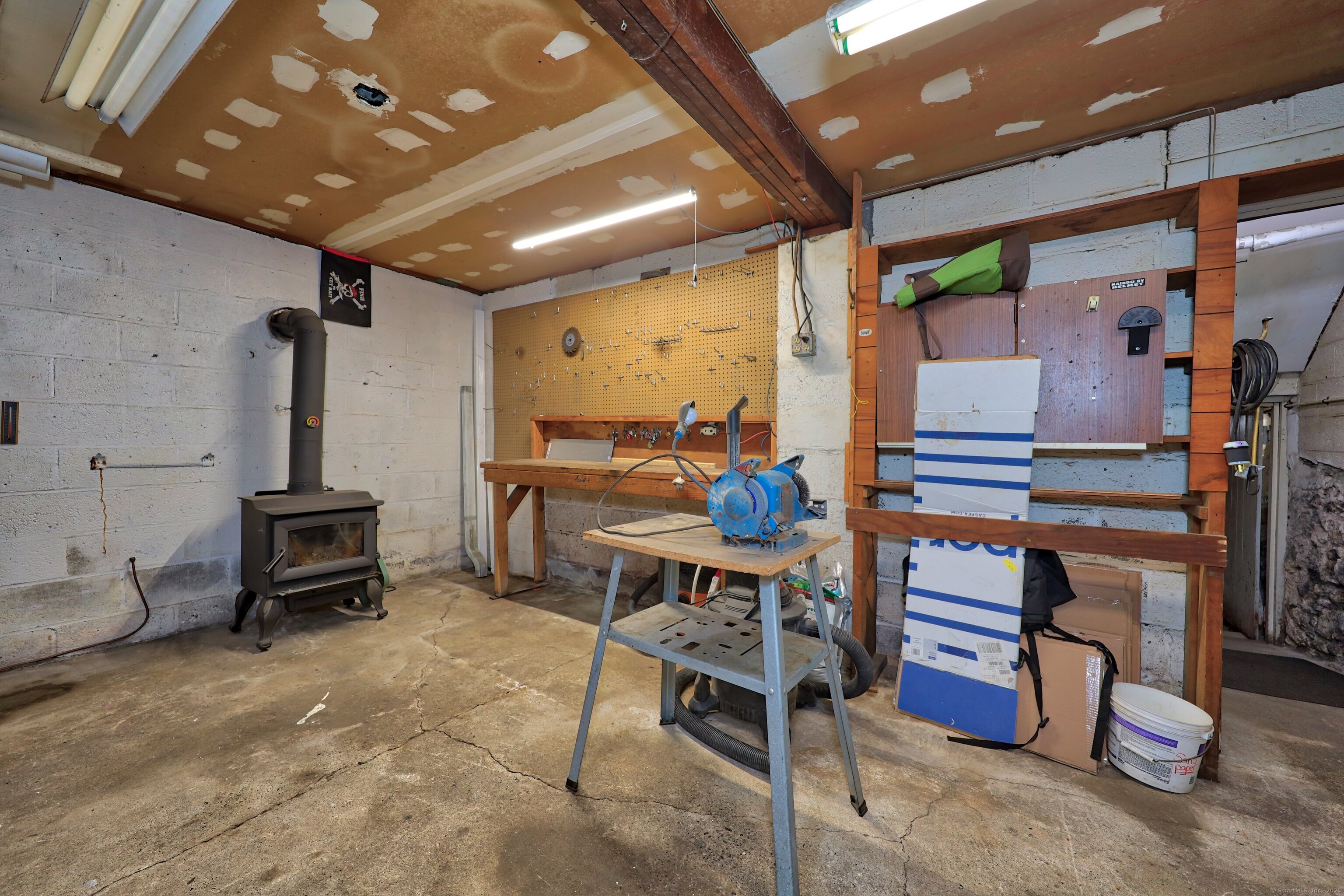 20 Hydelor Avenue Prospect, CT 06712 - Photo 40 of 40 a room with furniture and a wooden floor