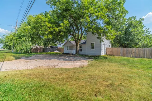 $2,500 | 1208 Dan Gould Drive, Arlington, TX 76001