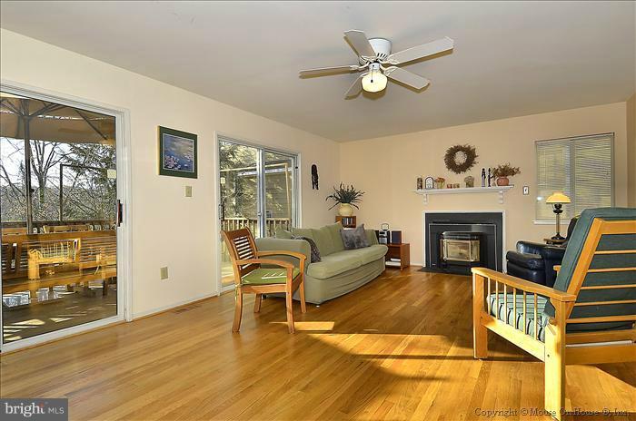 6510 Ridge Drive Bethesda, MD 20816 - Photo 17 of 30 Living Room
