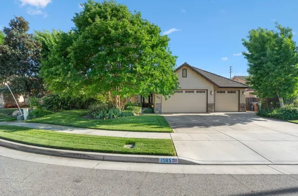 $565,000 | 1985 Harvard Avenue, Tulare, CA 93274