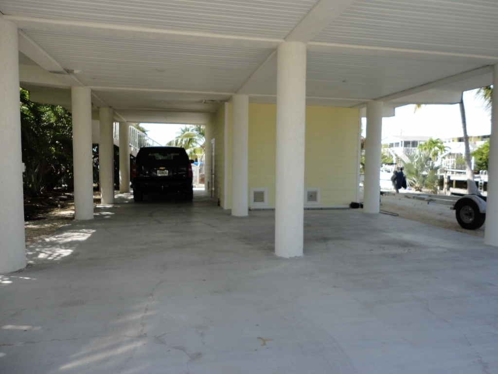 280 Lower Matecumbe Road Key Largo, FL 33037 - Photo 18 of 19 Parking & storage