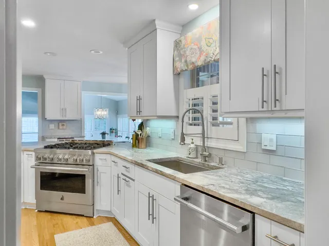 $895,000 | 102 Castle Harbor Drive, Summerville, SC 29483