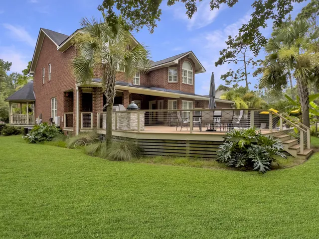 $895,000 | 102 Castle Harbor Drive, Summerville, SC 29483