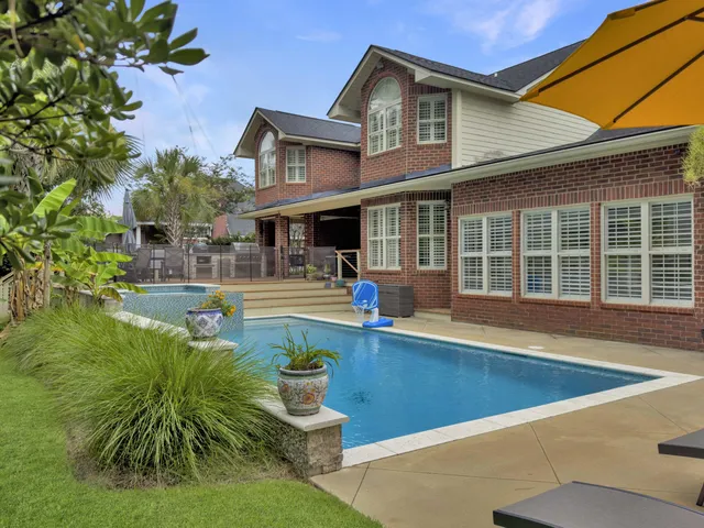 $895,000 | 102 Castle Harbor Drive, Summerville, SC 29483