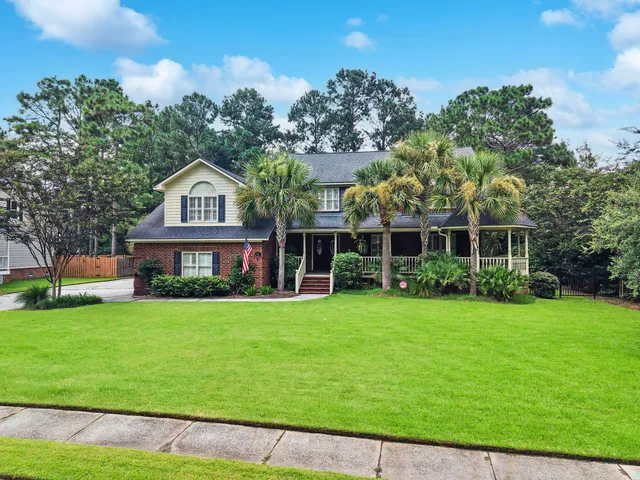 $895,000 | 102 Castle Harbor Drive, Summerville, SC 29483