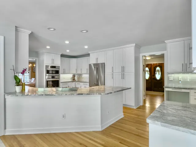 $895,000 | 102 Castle Harbor Drive, Summerville, SC 29483