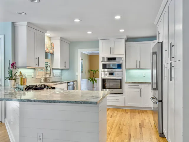 $895,000 | 102 Castle Harbor Drive, Summerville, SC 29483