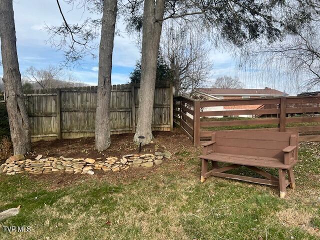 8 Hemlock Street Bristol, TN 37620 - Photo 23 of 26 IMG_5368