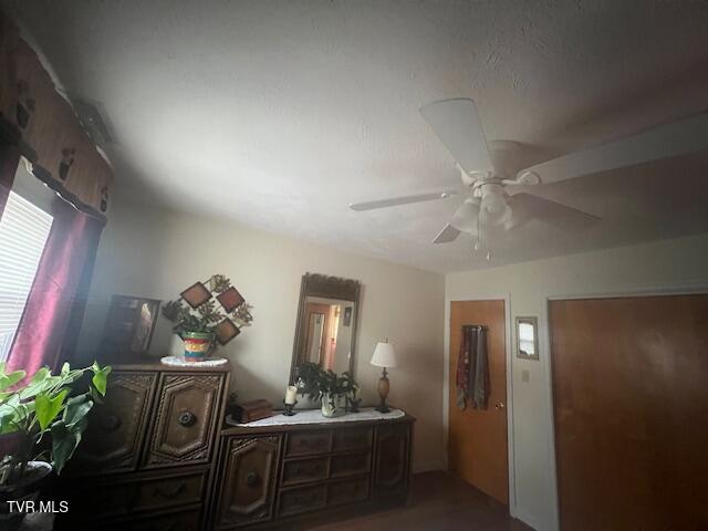 8 Hemlock Street Bristol, TN 37620 - Photo 8 of 26 IMG_5336