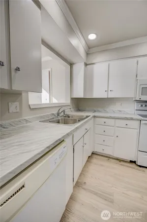 $225,000 | 440 St Helens Avenue, Unit 209, Tacoma, WA 98402