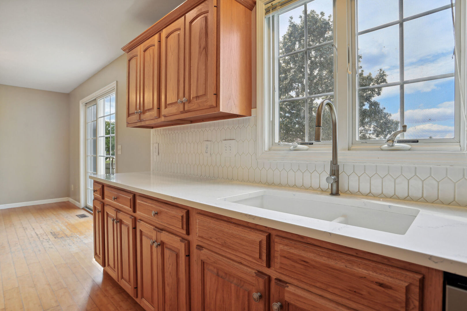 905 Switchgrass Lane Champaign, IL 61822 - Photo 19 of 51 a bathroom with a sink and a bathtub