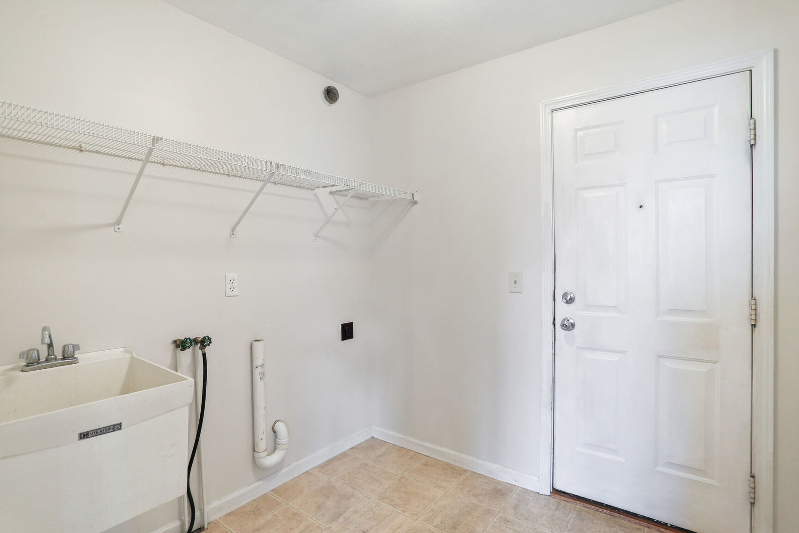 905 Switchgrass Lane Champaign, IL 61822 - Photo 21 of 51 a bathroom with a sink and shower