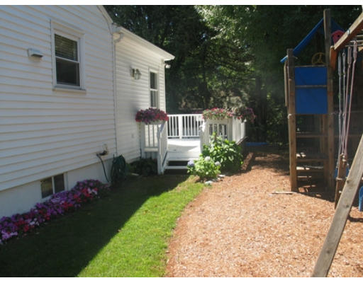 53 Deforest Road Newton, MA 02462 - Photo 3 of 9