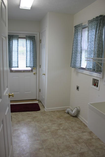 2828 Swelling Road Ferrum, VA 24088 - Photo 20 of 27 Laundry & Mud Rm