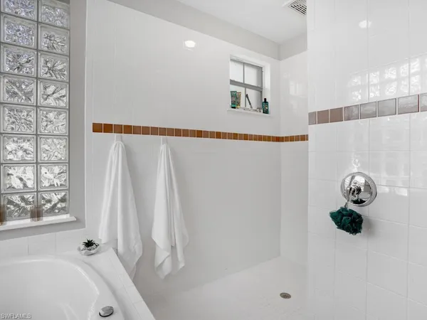 $6,500 | 2847 Tiburon Boulevard East, Unit 8101, Naples, FL 34109