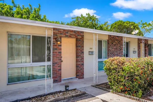 $2,200 | 2107 Northeast 15th Avenue, Wilton Manors, FL 33305