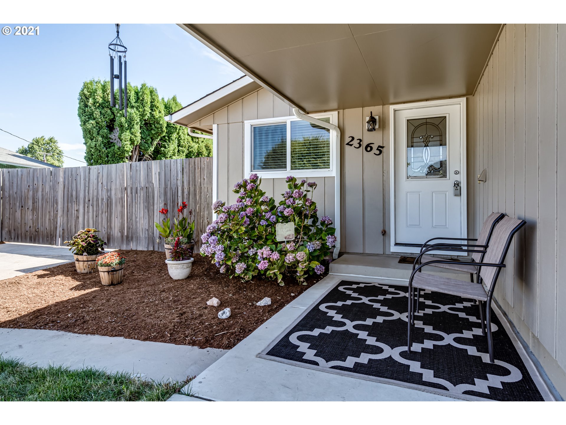 2365 11th Street Springfield, OR 97477 - Photo 2 of 19 Gallery Image 2