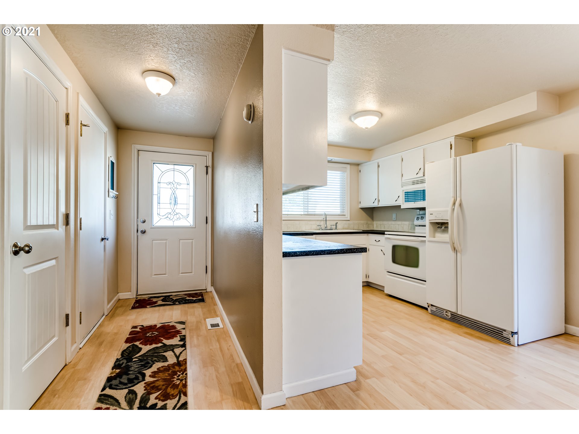 2365 11th Street Springfield, OR 97477 - Photo 3 of 19 Gallery Image 3