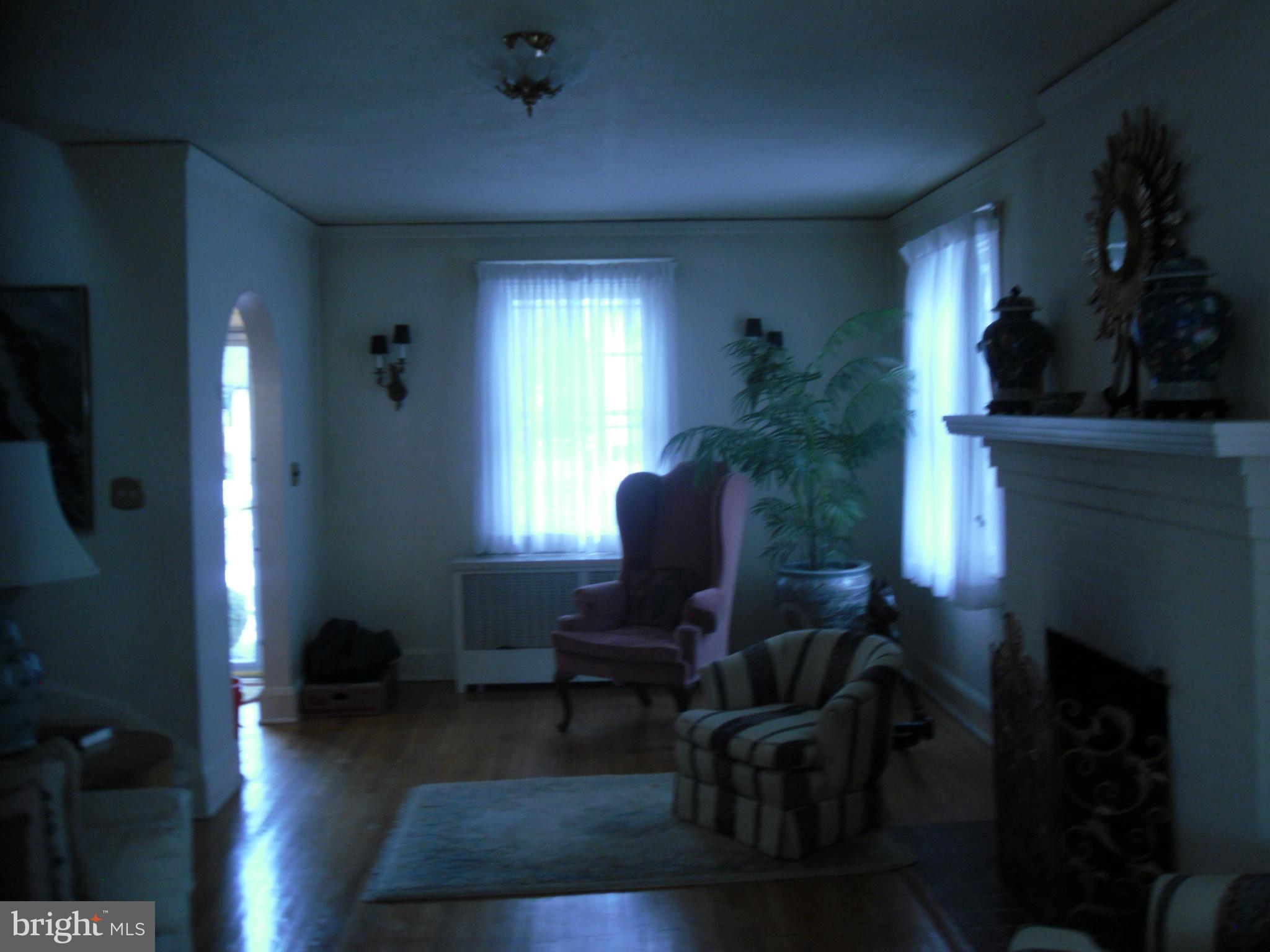 3804 Grantley Road Baltimore, MD 21215 - Photo 7 of 30 Living Room