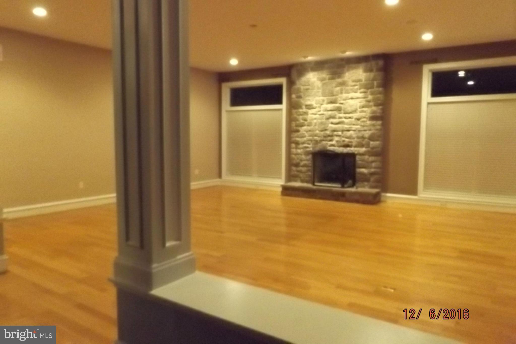 1004 Siske Road Curtis Bay, MD 21226 - Photo 7 of 21 Living Room