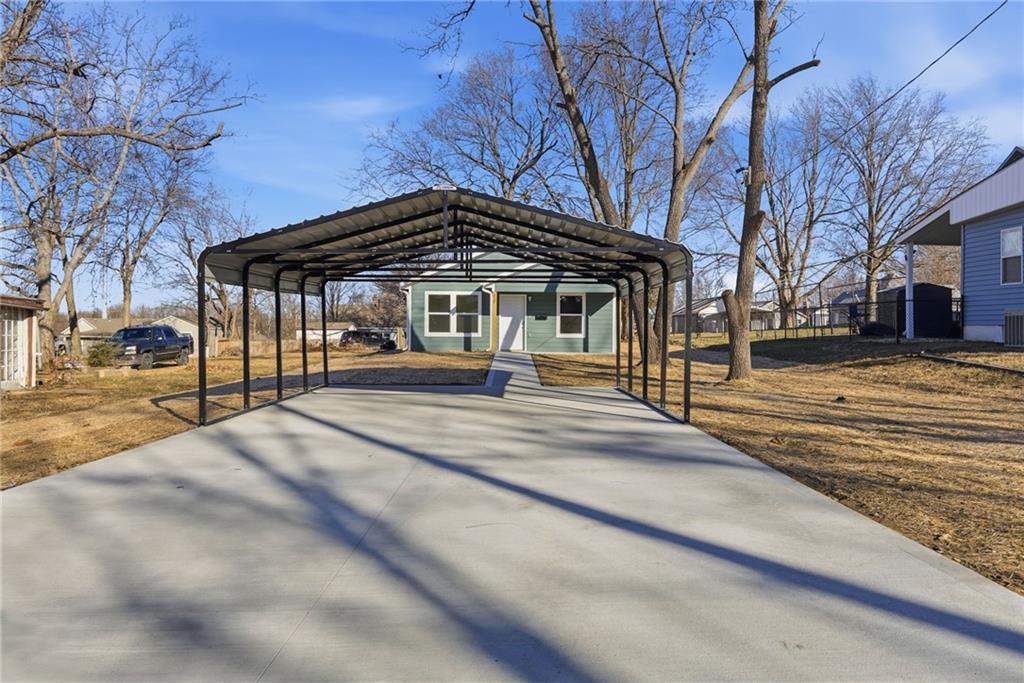 217 Polk Street Warrensburg, MO 64093 - Photo 2 of 21