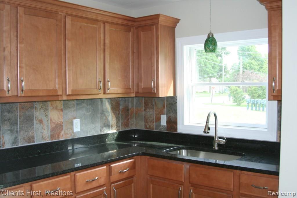 29805 Farmington Road Farmington Hills, MI 48331 - Photo 11 of 36