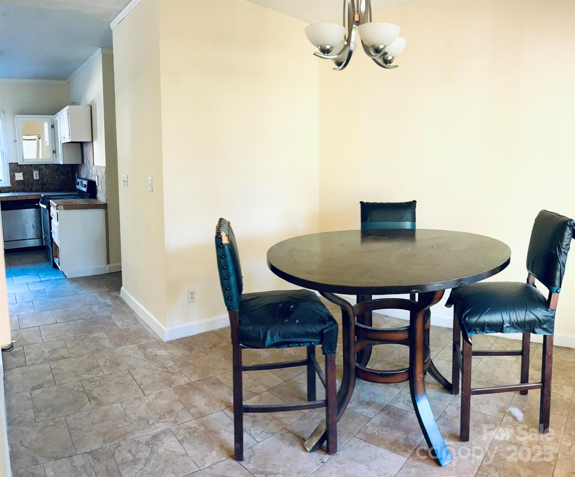 3437 Sunset Road Charlotte, NC 28216 - Photo 8 of 19 Gallery Image 8