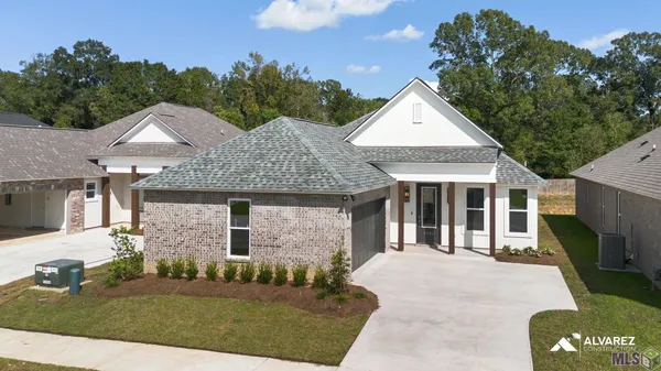 $379,990 | 6905 Garden Hill Drive, Baton Rouge, LA 70817