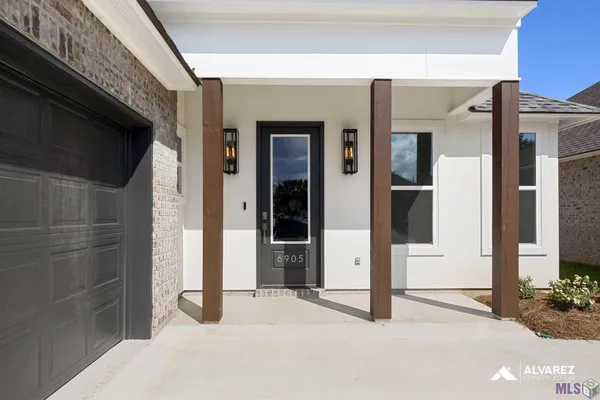 $379,990 | 6905 Garden Hill Drive, Baton Rouge, LA 70817