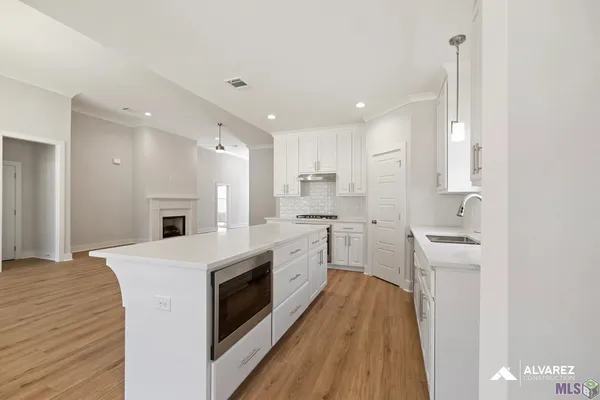 $379,990 | 6905 Garden Hill Drive, Baton Rouge, LA 70817