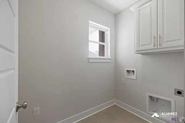 $379,990 | 6905 Garden Hill Drive, Baton Rouge, LA 70817