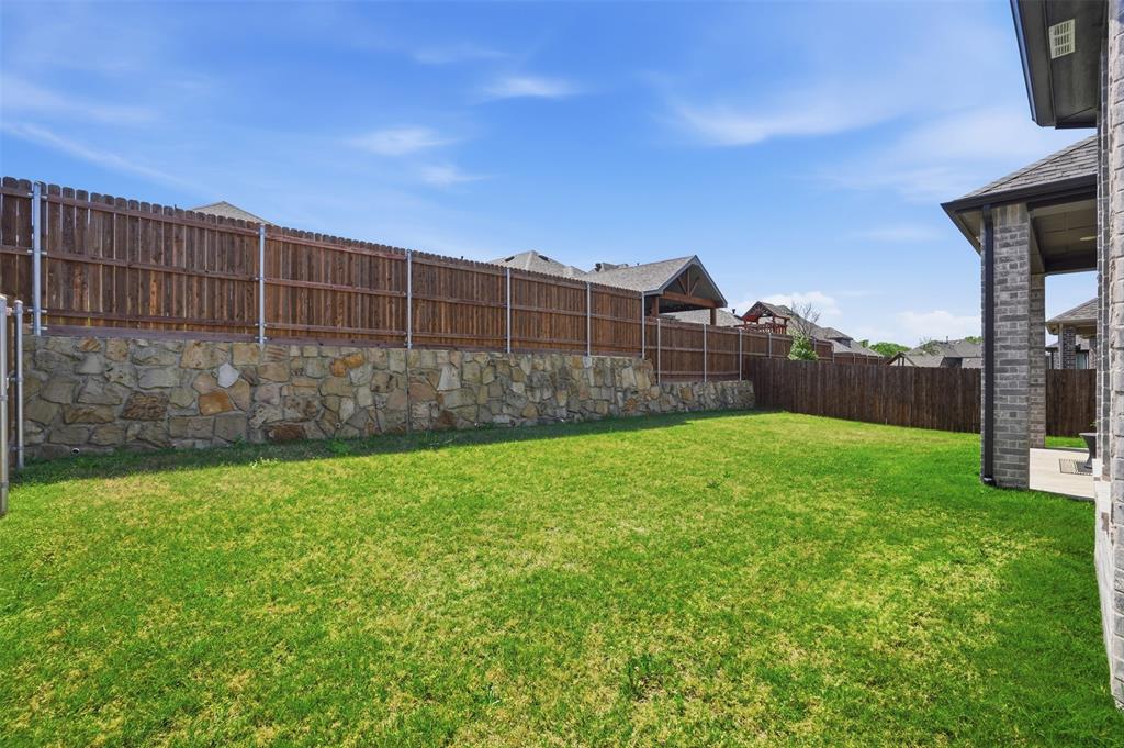 1915 Hillside Court Van Alstyne, TX 75495 - Photo 27 of 36